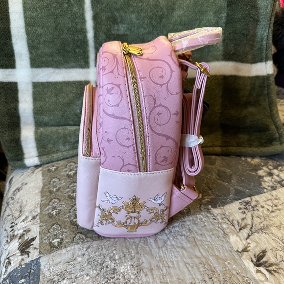 Beautiful Loungefly featuring Briar Rose / Sleeping Beauty,  new with tags - Picture 3 of 6